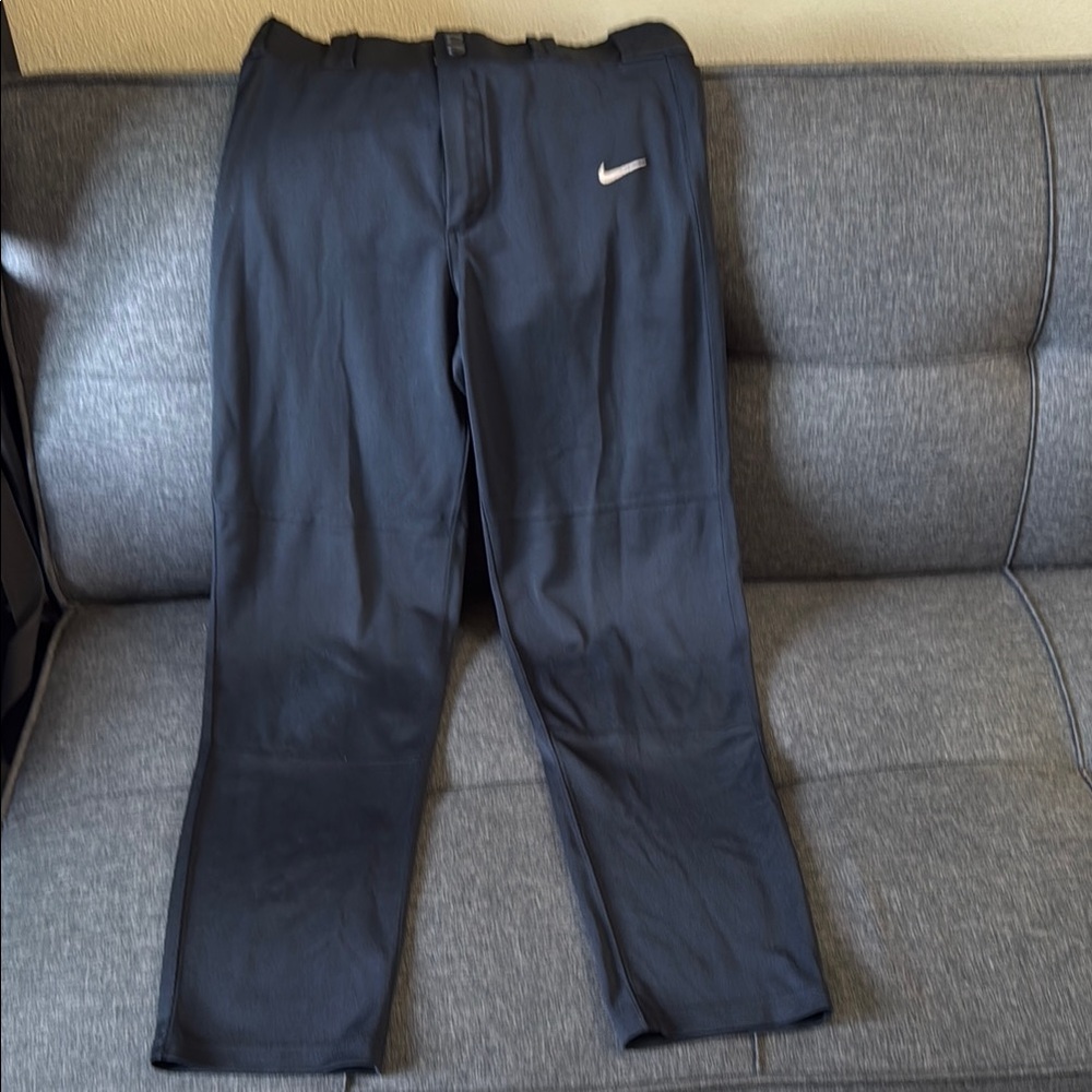 Nike Men's Dark Gray Joggers